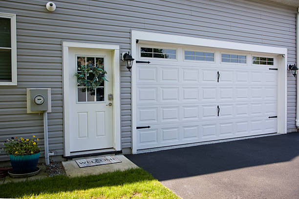 24/7 Emergency Garage Door Panel Replacement experts in Berry College, GA